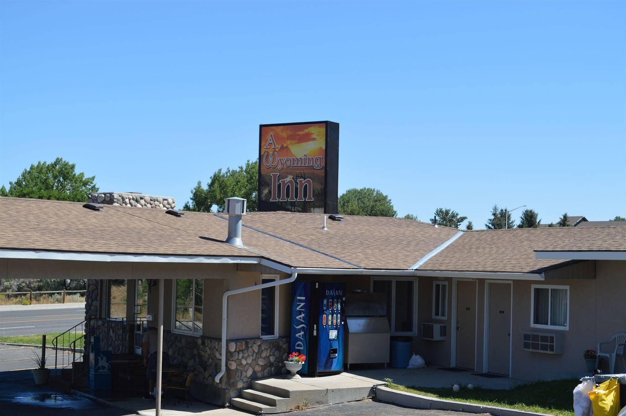 A Wyoming Motel 2*